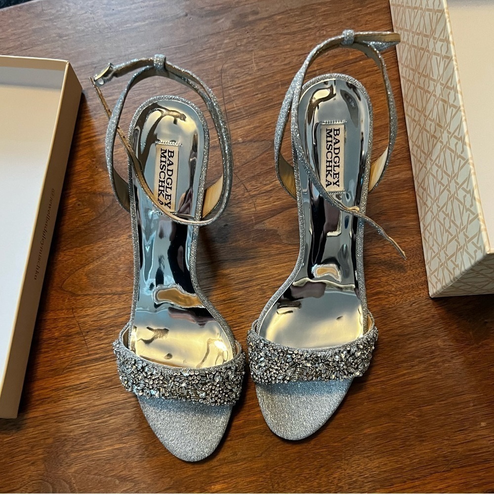 Badgley Mischka
Collection
Jen Ankle Strap Sandal - Picture 12 of 13